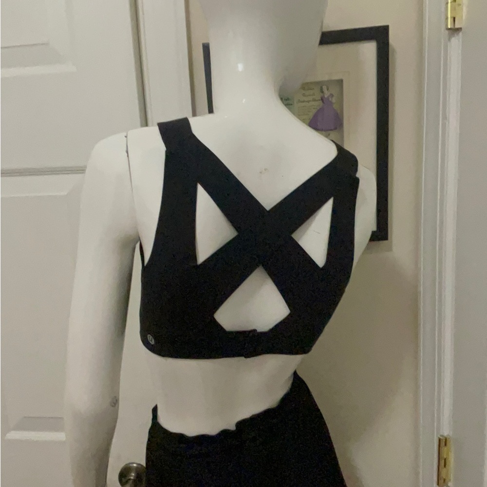 Lululemon sports bra, new gorgeous design